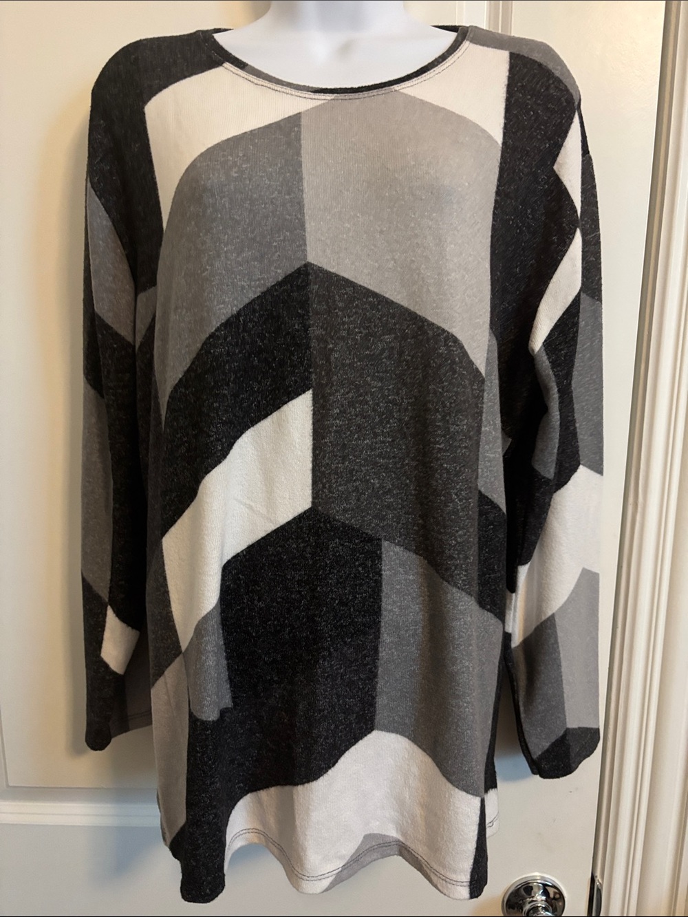 Zara Women’s Geometric Crewneck Colorblock Sweater - Gray/Black/White XL